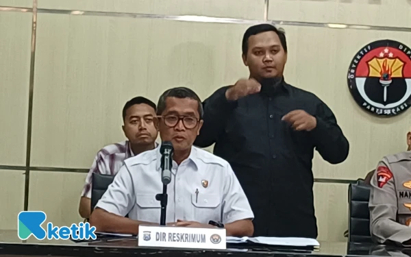 Thumbnail Tangkap 18 Pelaku Perusakan Pos Polisi, Polda Jatim Sita 11 Buku Beraliran Anarkisme dan Komunisme