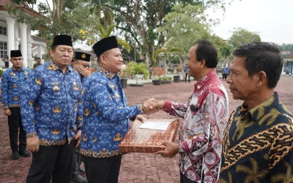 Thumbnail Berita - Wabup Asahan Ajak ASN Jadikan Pengabdian sebagai Ladang Amal