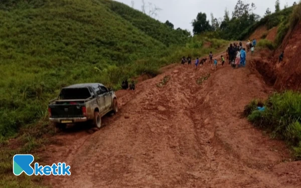 Thumbnail Berita - Warga Minta Pemkab Tambrauw Perhatikan Akses Jalan di Distrik Kebar Selatan
