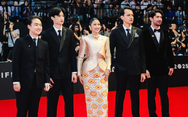 Thumbnail Dian Sastro hingga Devano, Deretan Artis Indonesia Hadiri BIFF 2025