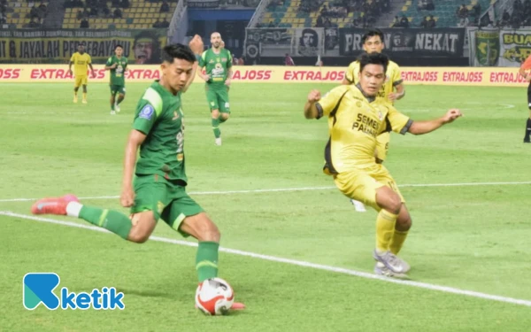 Thumbnail Hasil Persebaya vs Semen Padang 1-0, Gol Bruno Moreira Bawa Bajul Ijo ke Papan Atas