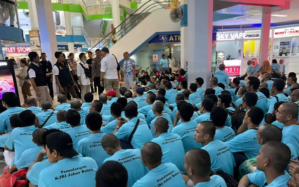 Thumbnail 67 Ribu Pekerja Migran Ilegal Indonesia Tertangkap di Luar Negeri, Kemlu Ingatkan Prosedur Resmi