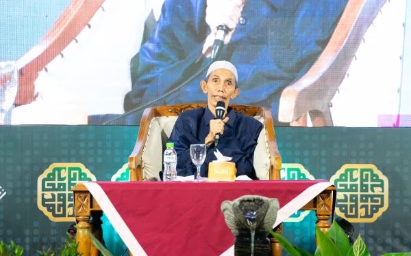 Thumbnail Berita - Kiai Zuhri Zaini: Al-Qur'an, Agama dan Nabi Muhammad Tak Bisa Dipisahkan