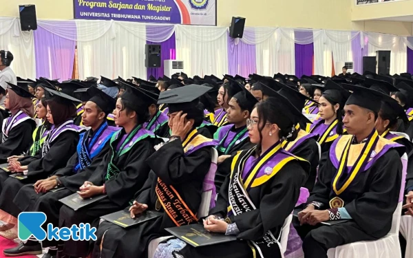 Thumbnail Wisuda Ke-49 Unitri, Rektor Dorong Lulusan Langsung Berkontribusi ke Masyarakat