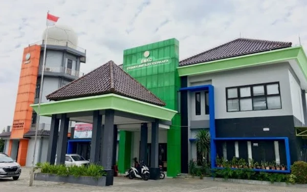 Thumbnail BMKG: DI Yogyakarta Memasuki Musim Hujan Lebih Cepat, Masyarakat Diimbau Waspada Cuaca Ekstrem