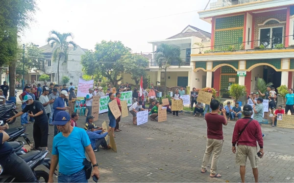 Thumbnail Ketua Fraksi Partai Golkar DPRD Kota Malang Dukung Warga Puri Cempaka Putih II