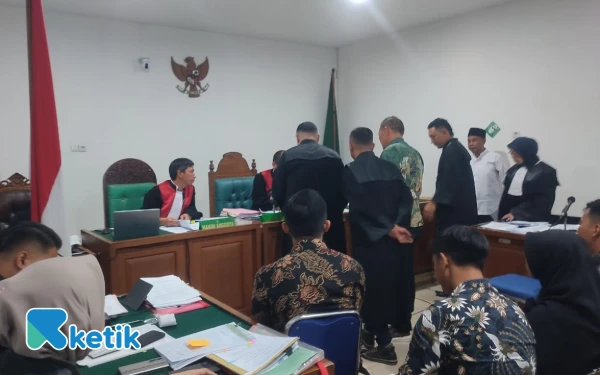 Thumbnail Sidang Korupsi Peta Desa Rp4,1 Miliar, Nama Eks Kadis PMD Lahat Disebut Jadi Pengendali