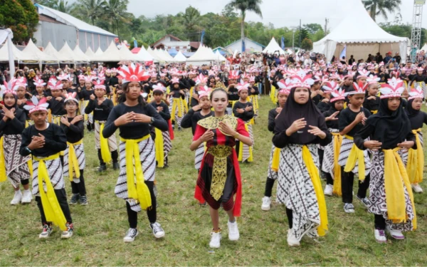 Thumbnail Berita - Satu Dekade Festival Wong Gunung Resmi Dibuka, Wakil Bupati Pemalang Dorong Jadi Event Nasional