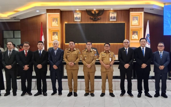 Thumbnail Berita - Sejumlah Pejabat Pemkot Bitung Dirotasi, Wali Kota Tekankan Integritas
