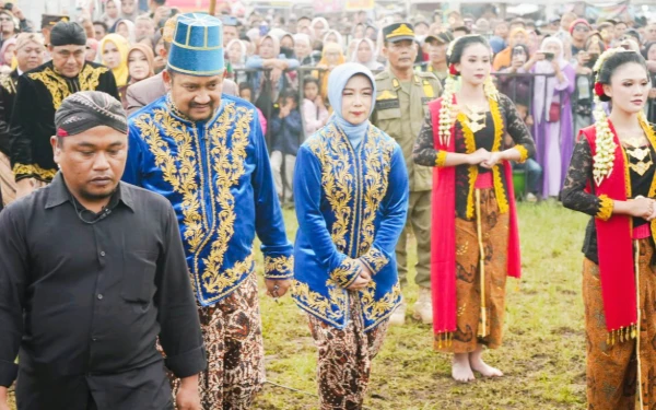 Thumbnail Berita - Ribuan Warga Padati Puncak Festival Wong Gunung 2025 di Pulosari Pemalang