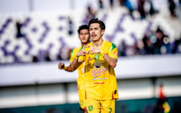 Thumbnail Kabar Baik! Francisco Rivera Bisa Bermain Bela Persebaya Lawan Dewa United