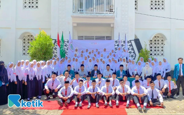 Thumbnail Berita - PBAK Inkadha 2025 Dibuka, Mahasiswa Baru Disambut Hangat di Gerbang Kampus