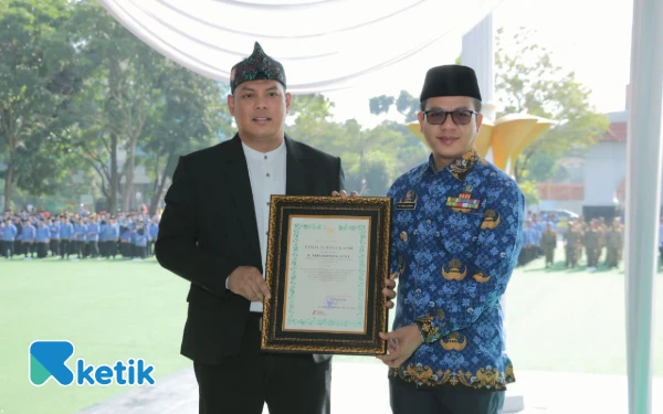 Thumbnail Peringati Haornas, Bupati Bandung Beri Penghargaan Insan Olahraga