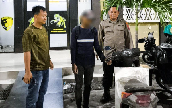 Thumbnail Berita - Polisi Tangkap Pencuri Plang Aluminium di Tower SUTET Pemalang, Barang Bukti 40 Lembar Diamankan
