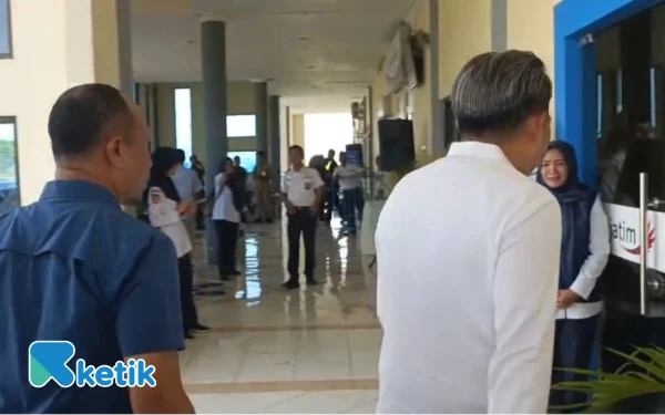 Thumbnail Berita - Diadukan Wakilnya ke KPK, Kemendagri dan Gubernur Jatim, Ini Reaksi Bupati Jember Gus Fawait