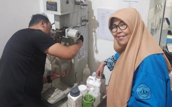 Thumbnail Tak Pernah Terlambat Belajar, Wisudawan Tertua ITS Raih Doktor dengan IPK 3,95