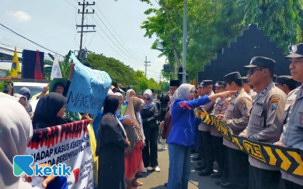 Thumbnail Banyak Kasus Kekerasan Seksual Mangkrak, Aktivis Sebut Penyidik PPA Polres Sampang Setengah Hati