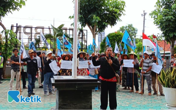 Thumbnail Berita - Tolak Ancaman Penggusuran! Warga Gragalan Cilacap Geruduk Kantor BPN, Tuntut Kepastian Hukum