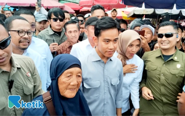 Thumbnail Pasar 16 Ilir Dibanjiri Warga, Ingin Saksikan Langsung Kehadiran Wapres Gibran