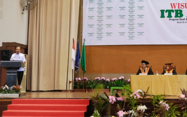 Thumbnail Hadiri Wisuda ITB Adias, Bupati Pemalang Dukung Penuh Kemajuan Pendidikan
