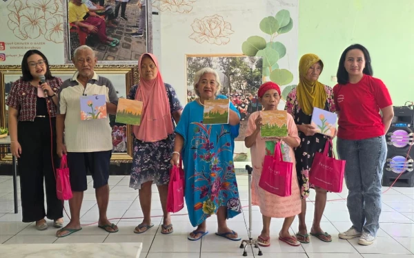 Thumbnail favehotel MEX Tunjungan Surabaya Rayakan Ultah Ke-15 Bersama Lansia Panti Jompo Griya Werdha