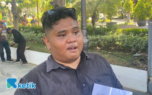 Thumbnail Soroti Kejanggalan APBD 2025, Massa Aksi Surabaya Klaim Dapat Intervensi Preman