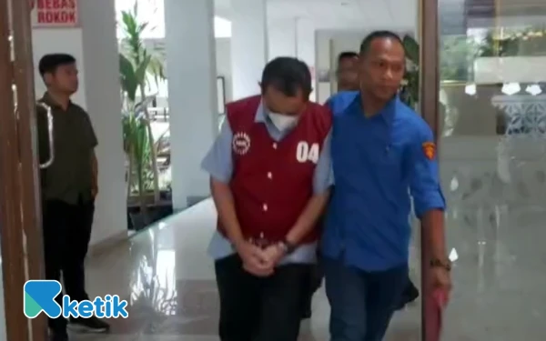 Thumbnail Berita - Mantan Pj Sekda Sleman Ditahan Kejati DIY! Siapa Sosok Eka Surya Prihantoro?