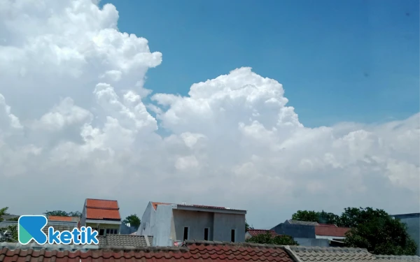 Thumbnail Cuaca di Surabaya Hari Ini Berawan, Kota Malang Berkabur