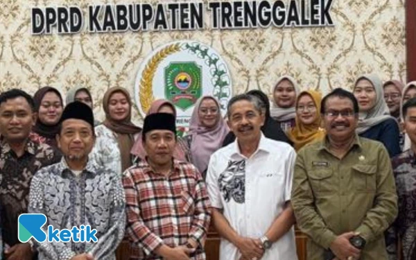 Thumbnail Berita - Asosiasi PPG Prajabatan Trenggalek Datangi Kantor Dewan,  Komisi IV Siap Kawal hingga Pusat