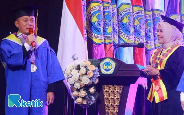 Thumbnail Berita - Wamen HAM Mugiyanto Raih Gelar Magister di Unitomo, Teladan Akuntabilitas dan Komitmen Pendidikan