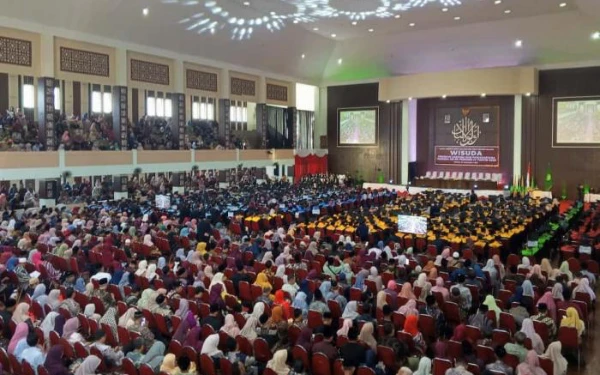 Thumbnail Rektor UIN Malang Lepas 810 Wisudawan ke-88 Periode IV, Ingatkan Pengorbanan Orang Tua