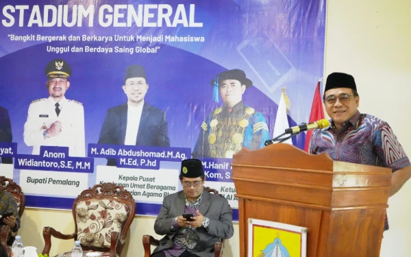 Thumbnail Berita - Wabup Pemalang Ajak Alumni STEMBI Al Aziziyah Berkontribusi untuk Kemajuan Daerah