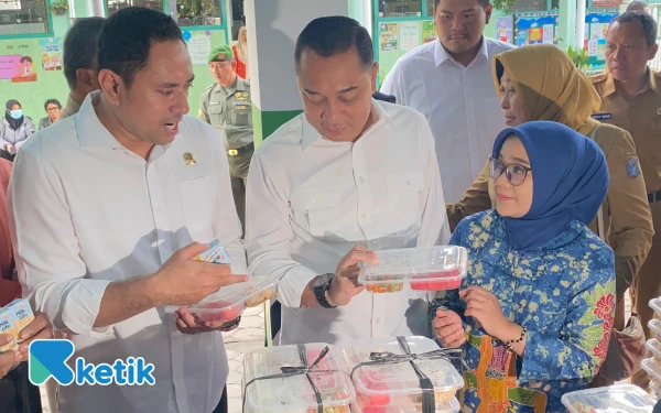 Thumbnail Cegah Masalah di Program MBG, Wali Kota Surabaya Bentuk Satgas Khusus
