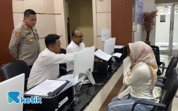 Thumbnail Istri Polisi di Palembang Laporkan Suami Atas KDRT dan Perselingkuhan,