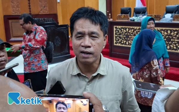 Thumbnail Target PAD Diturunkan tapi Utang Ditambah, Anggota Banggar Sebut Anomali Ala Pemkot Surabaya