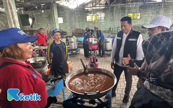 Thumbnail Berita - Musala Ponpes Ambruk Telan Banyak Korban, Bupati Subandi: Orang Tua Tak Perlu Khawatir Biaya Pengobatan