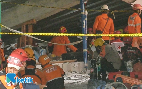 Thumbnail Tim SAR Gabungan Masih Deteksi Kehidupan di Reruntuhan Bangunan Ponpes Al-Khoziny