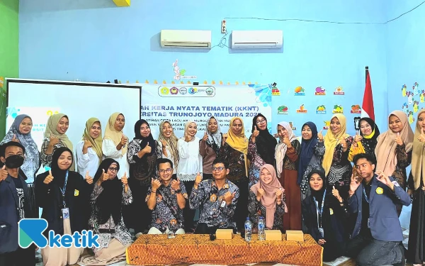 Kelompok Samudra KKN-T UTM Gelar Pelatihan Cipta Lagu Anak Berbasis Suno.Ai untuk Guru PAUD di Klampis