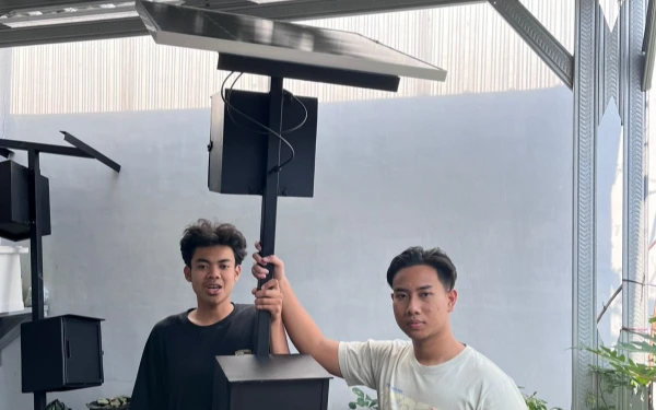 Thumbnail Atasi Serangan Hama di Malang, Mahasiswa UMM Ciptakan Smart Farming Bertenaga Surya