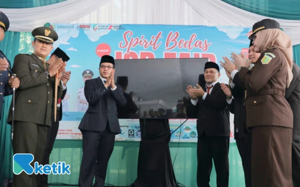 Thumbnail Berita - Dari Target 10 Ribu Pertahun, Bupati Bandung Sudah Realisasikan 5.000 Naker untuk Program Penciptaan Wirausaha dan Lapangan Kerja