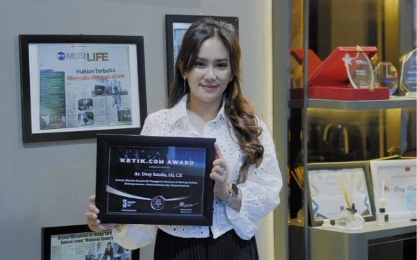 Thumbnail Desy Natalia, Arsitek yang Buktikan Diri Sebagai Tokoh Penggerak Wanita Inspiratif di Sumsel