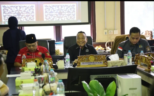 Thumbnail DPRD Surabaya Sorot Dugaan Pelanggaran Fasum oleh Café NOOK