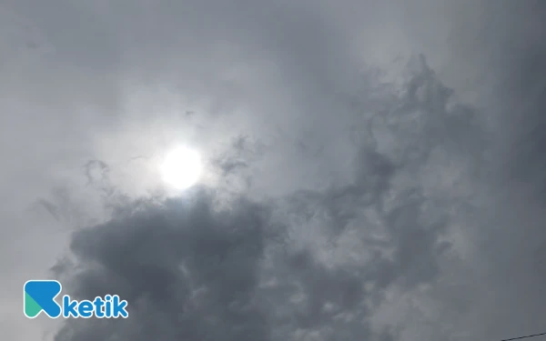 Thumbnail Cuaca di  Kota Surabaya Hari Ini Diprakirakan Berawan, Begitu Juga Banyuwangi