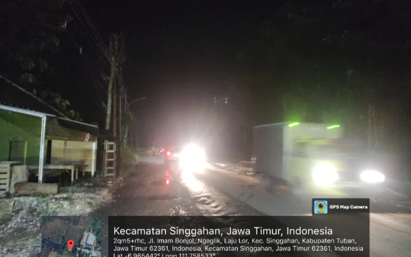 Thumbnail Keselamatan Terancam, Pengendara Motor Berjatuhan di Jalan Tuban Akibat PJU Mati dan Material Proyek