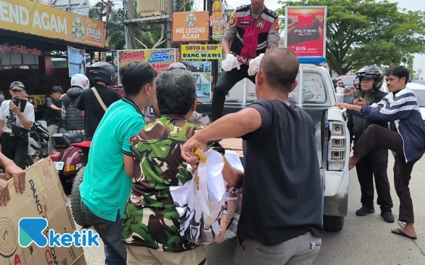 Thumbnail Pemotor Tewas Terlindas Bus Pariwisata di Celentang Palembang, Bermula dari Aksi Menyalip di Jalur Sempit