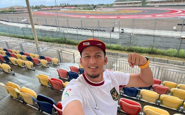 Thumbnail Dari Kampus ke Lintasan, Dukungan Dosen Unesa untuk Mario Aji Jelang MotoGP Mandalika