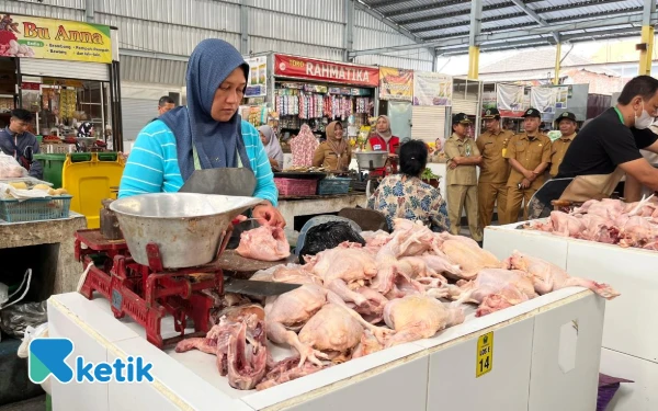 Thumbnail Kenaikan Harga Daging Ayam dan Emas Sumbang Inflasi 0,39 Persen di Kota Malang