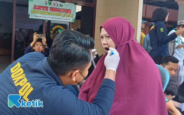 Thumbnail Berita - Dokkes Polda Jatim Mulai Kumpulkan DNA Keluarga Korban Ponpes Al Khoziny