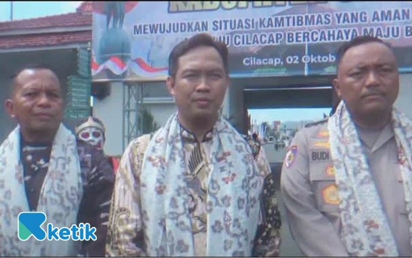 Thumbnail Berita - Apel Pam Swakarsa 2025, Bupati Cilacap Menjamin Jadi Garda Terdepan Dalam Pengaman Lingkungan