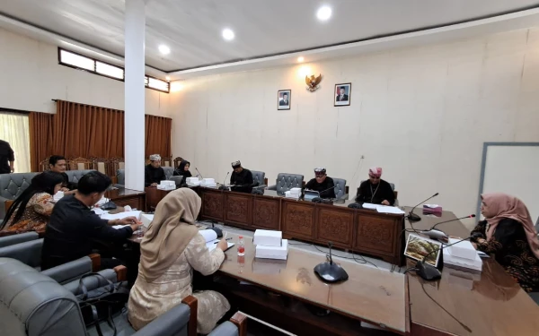 Thumbnail Berita - Pansus I DPRD Banyuwangi Lakukan Pengayaan Materi Raperda Inovasi Daerah